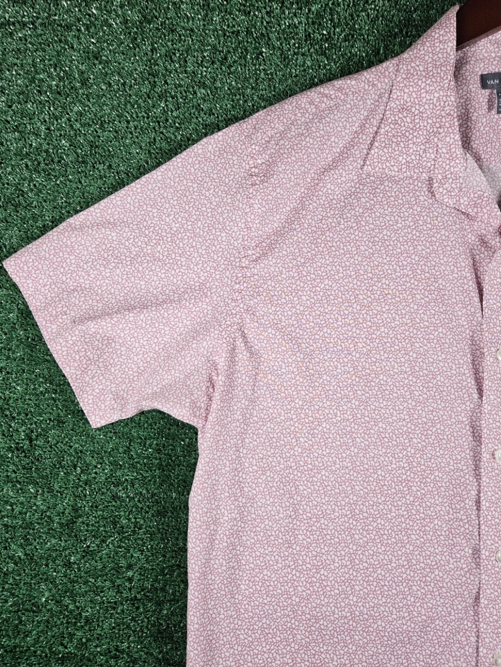 Van Heusen Short Sleeve Casual Button-Down Shirt / Mens Size Large - Picture 7 of 11